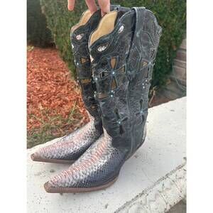 NEW CORRAL men's python cross boot in black